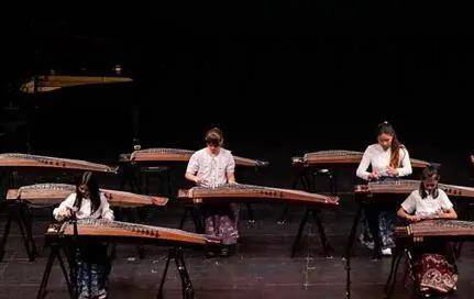 The Australian Guzheng: From Chinese Communities to Diverse Stages
