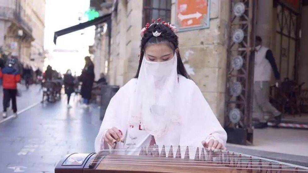 弦音跨山海：古筝在多伦多的文化舞台