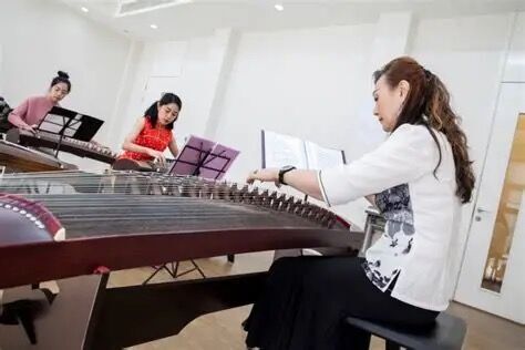 古筝初学者:自学还是报课?