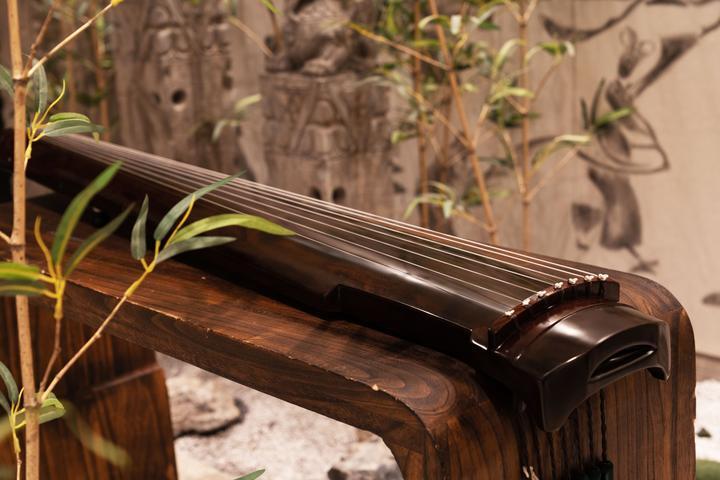From Obscurity to Hit: Young People Buy Guqin as a New Fashion